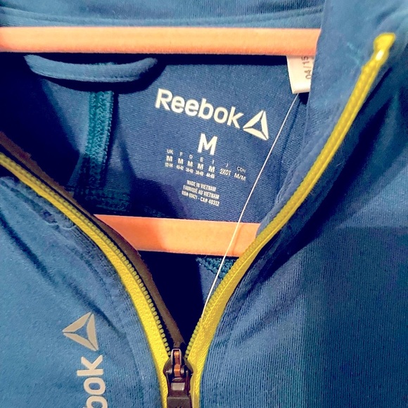Ladies Reebok Slim Fit Training Jacket - Picture 4 of 9
